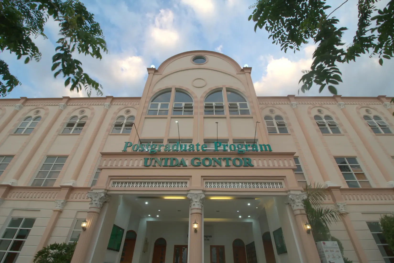 Masjid Jami' Kampus Pusat